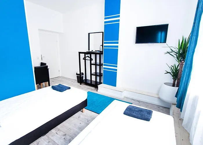 Huxx Rooms