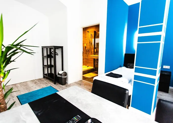 Huxx Rooms